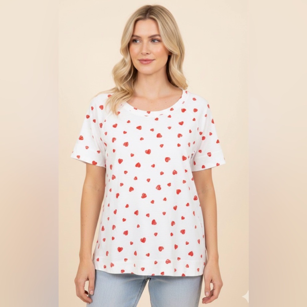 Jones New York signature, white short sleeve top size large /red hearts